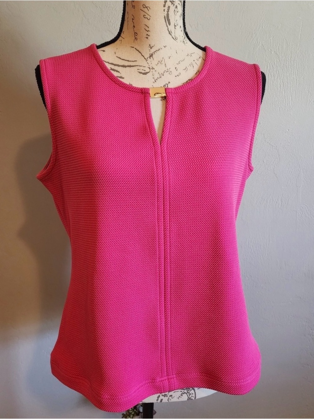 Calvin Klein Sleeveless Pink Keyhole Knit Top Size L